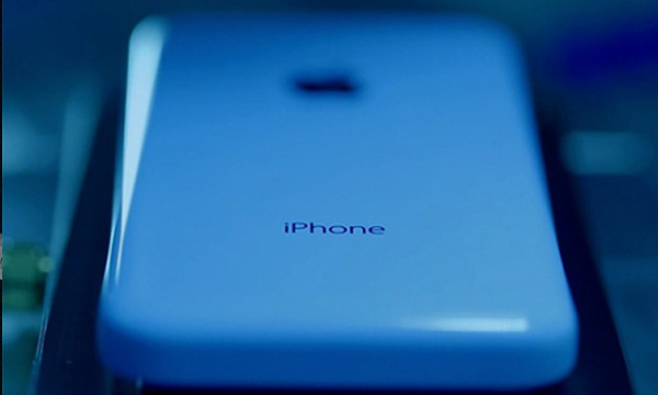 揭秘：iPhone5C的塑料外殼是怎么生產的？